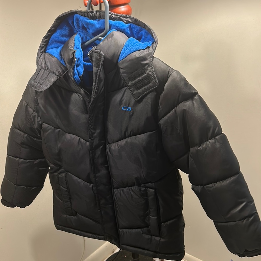 Black and blue kids puffer coat for boys. Brand new, tag still available